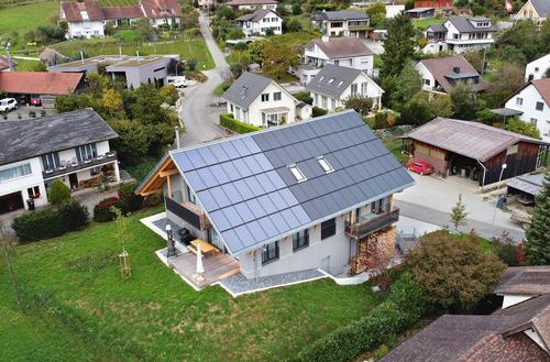 Zrównoważony ekonomicznie dom solarny