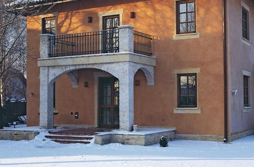 Elewacja tynkowana czy z okładziną