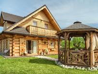 Okna w drewnianych ramach