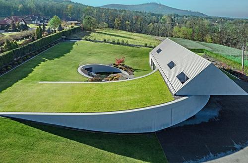 Zaginający czas i przestrzeń