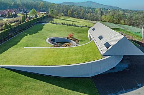 Zaginający czas i przestrzeń